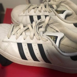 Adidas superstars